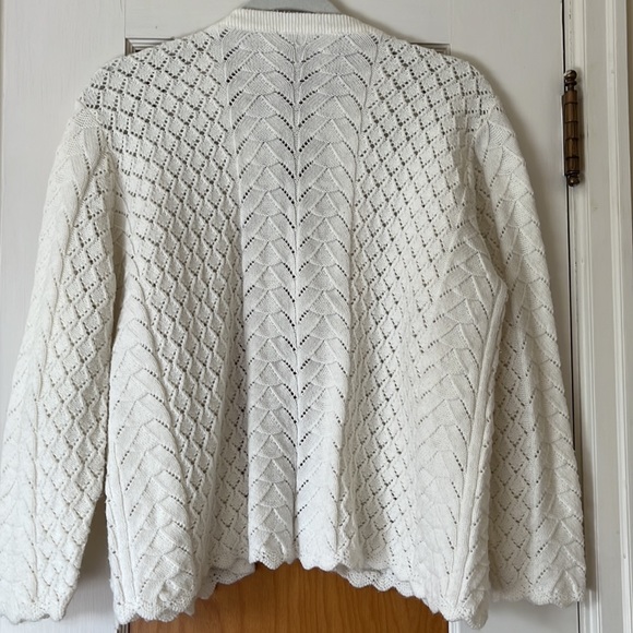 Vintage white button up sweater. Opaque buttons. Womens XS/S - Picture 5 of 5